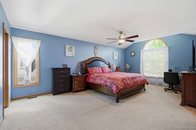52825 Seven Oaks Drive, Shelby Charter Township, MI 48316
