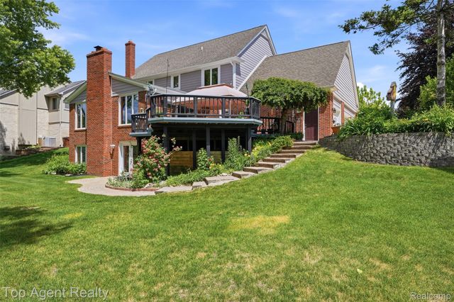 52825 Seven Oaks Drive, Shelby Charter Township, MI 48316