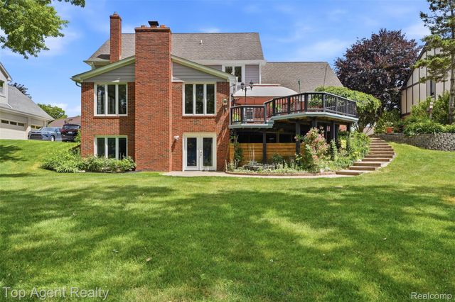 52825 Seven Oaks Drive, Shelby Charter Township, MI 48316