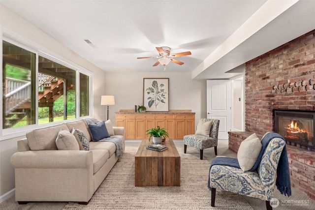 9721 72nd Avenue NW, Gig Harbor, WA 98332