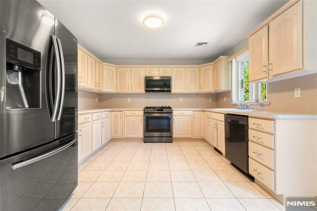 253 Warren Avenue, Fort Lee, NJ 07024
