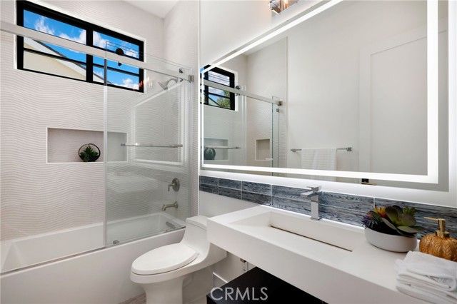 20171 Bayview Avenue, Newport Beach, CA 92660