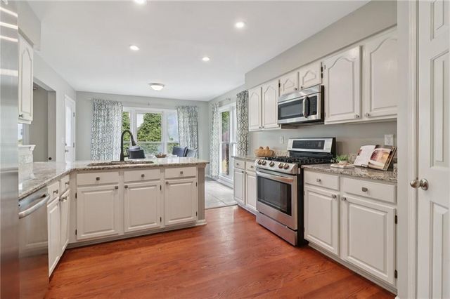 145 Glen Holly Drive, Roswell, GA 30076