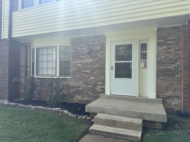 450 Huntington Ridge Dr, Nashville, TN 37211