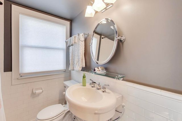 409 S Berkley Avenue, Elmhurst, IL 60126