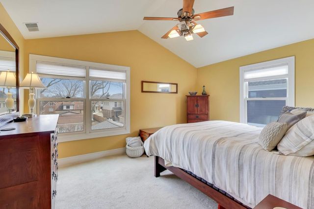 409 S Berkley Avenue, Elmhurst, IL 60126