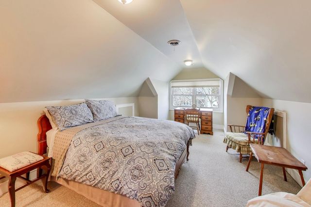 409 S Berkley Avenue, Elmhurst, IL 60126