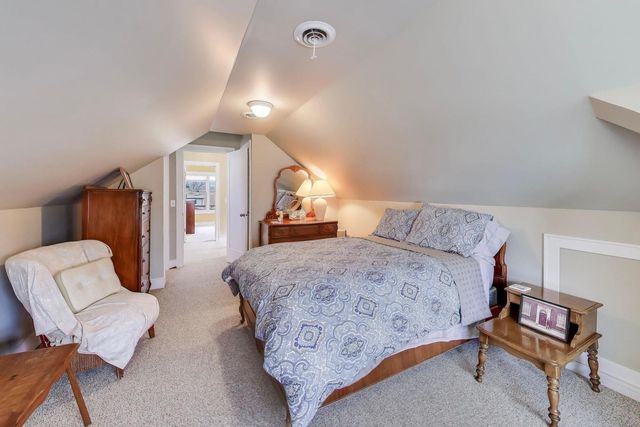 409 S Berkley Avenue, Elmhurst, IL 60126