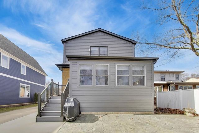 409 S Berkley Avenue, Elmhurst, IL 60126