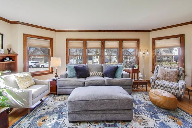 409 S Berkley Avenue, Elmhurst, IL 60126