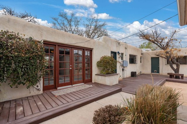 2723 MCEARL Avenue SE, Albuquerque, NM 87106