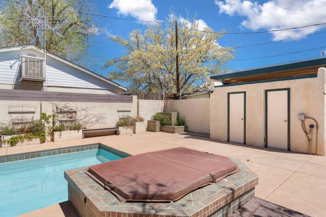 2723 MCEARL Avenue SE, Albuquerque, NM 87106