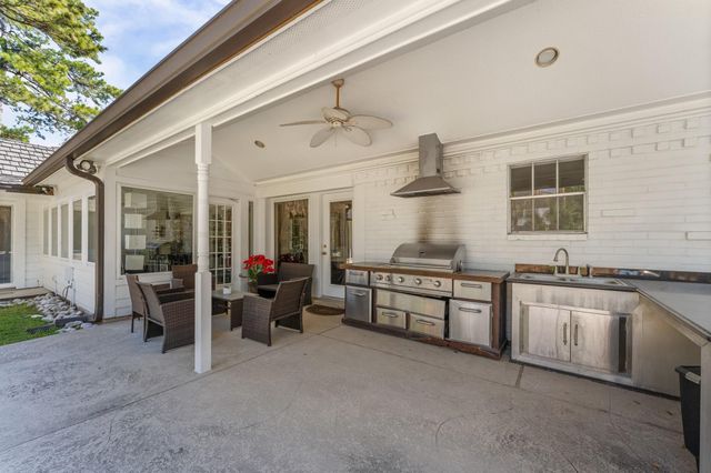 6015 Pebble Beach Drive, Houston, TX 77069