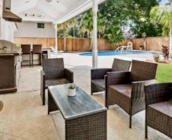 6015 Pebble Beach Drive, Houston, TX 77069