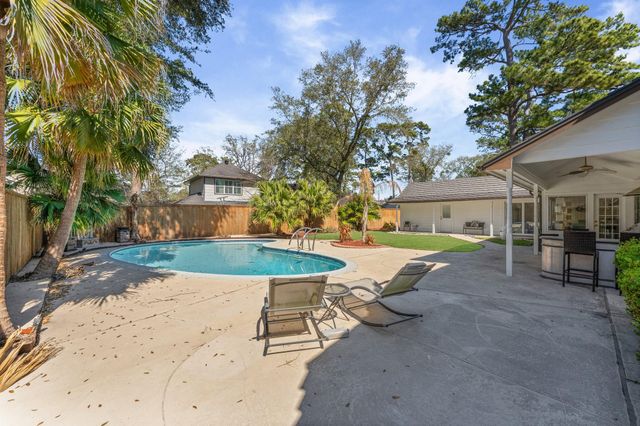6015 Pebble Beach Drive, Houston, TX 77069