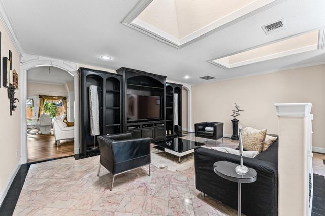 6015 Pebble Beach Drive, Houston, TX 77069