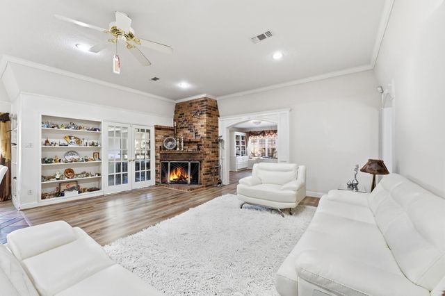 6015 Pebble Beach Drive, Houston, TX 77069