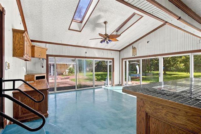 909 5th, Lake Charles, LA 70601