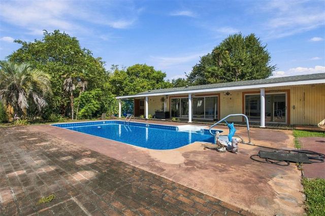 909 5th, Lake Charles, LA 70601