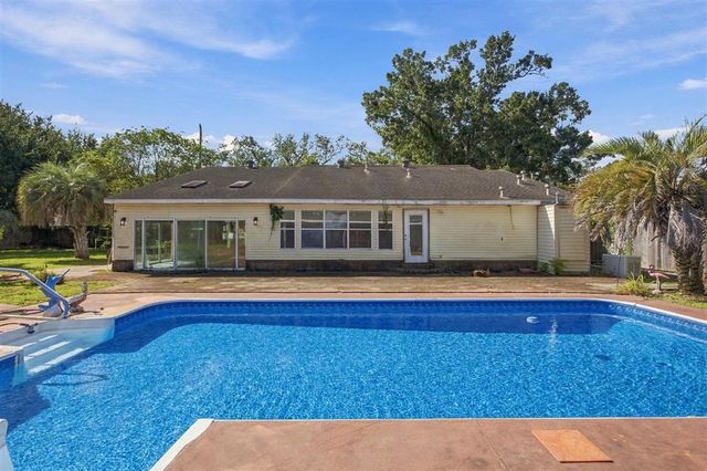 909 5th, Lake Charles, LA 70601