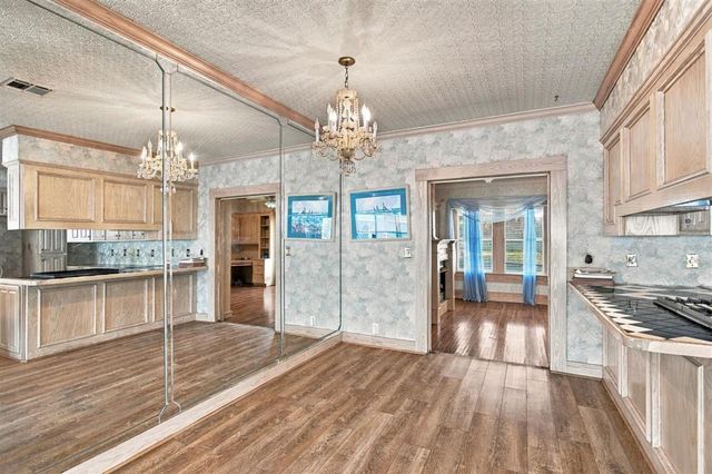 909 5th, Lake Charles, LA 70601