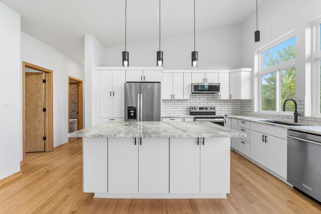 220 Robbins Road, Valparaiso, IN 46385