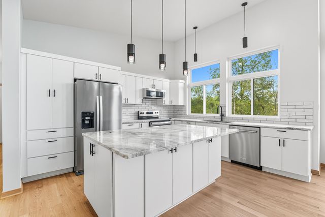 220 Robbins Road, Valparaiso, IN 46385