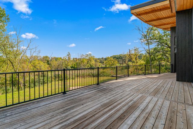 220 Robbins Road, Valparaiso, IN 46385