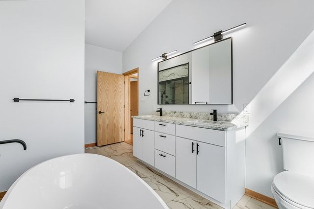 220 Robbins Road, Valparaiso, IN 46385