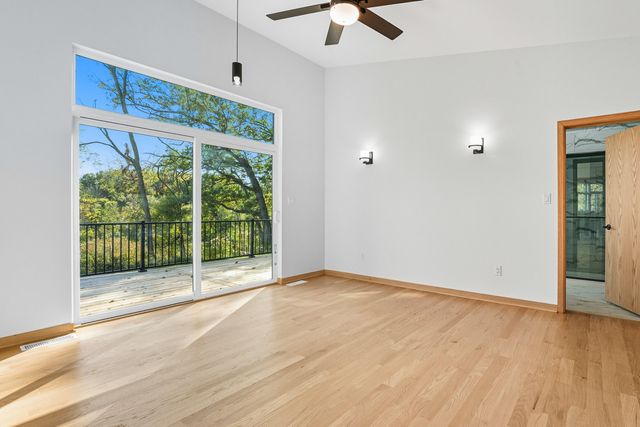 220 Robbins Road, Valparaiso, IN 46385