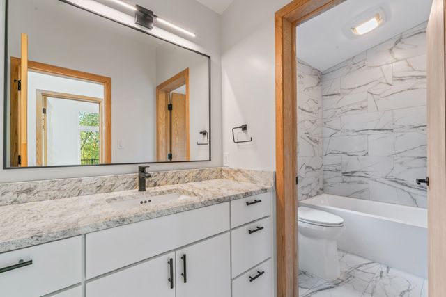 220 Robbins Road, Valparaiso, IN 46385