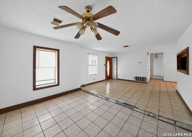 2203 COLONY DR, Hondo, TX 78861