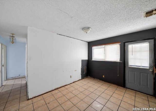 2203 COLONY DR, Hondo, TX 78861