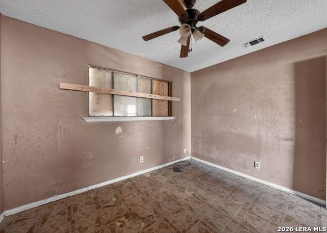 2203 COLONY DR, Hondo, TX 78861