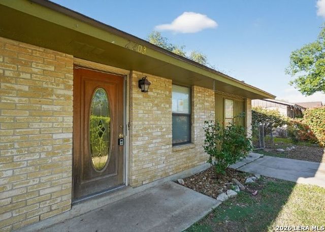 2203 COLONY DR, Hondo, TX 78861