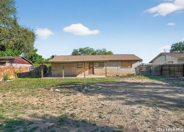 2203 COLONY DR, Hondo, TX 78861