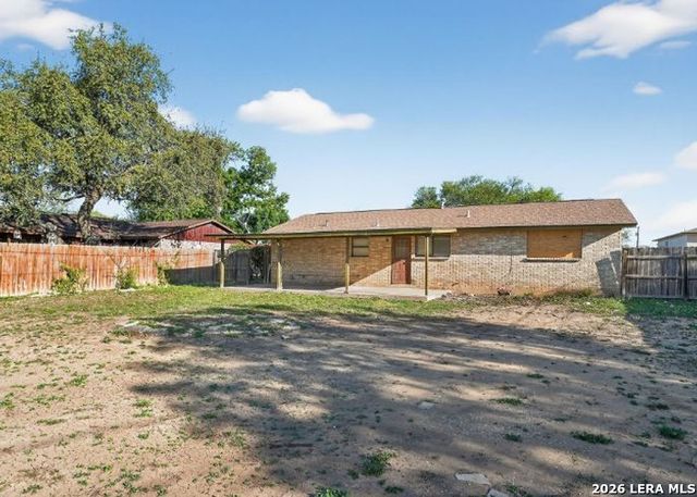2203 COLONY DR, Hondo, TX 78861