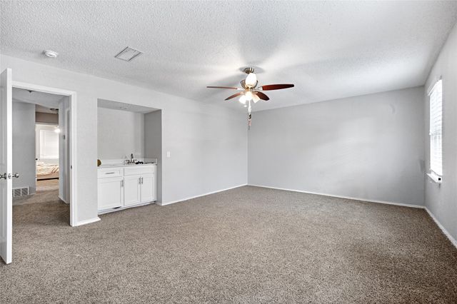 4808 Butterfield Road, Arlington, TX 76017