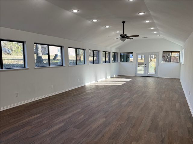 205 S Parkway Drive, Alvarado, TX 76009