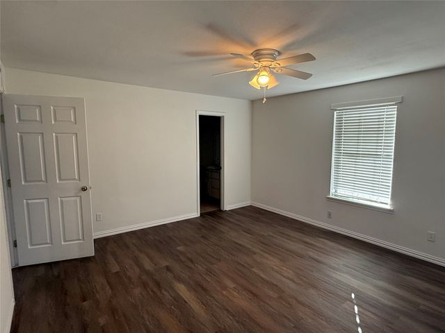 205 S Parkway Drive, Alvarado, TX 76009