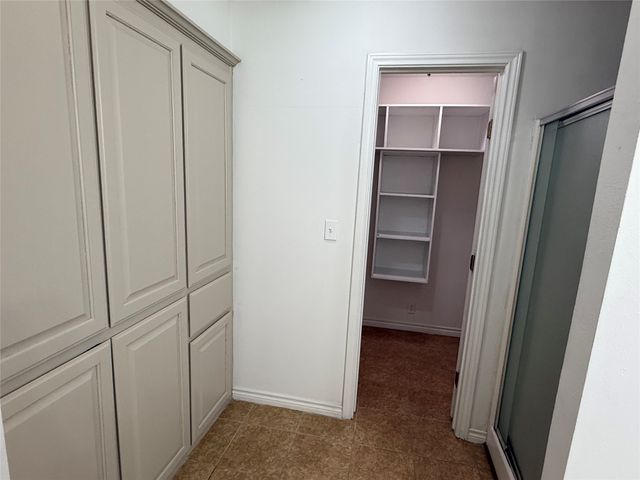 205 S Parkway Drive, Alvarado, TX 76009