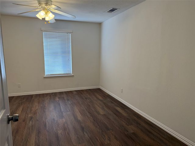 205 S Parkway Drive, Alvarado, TX 76009