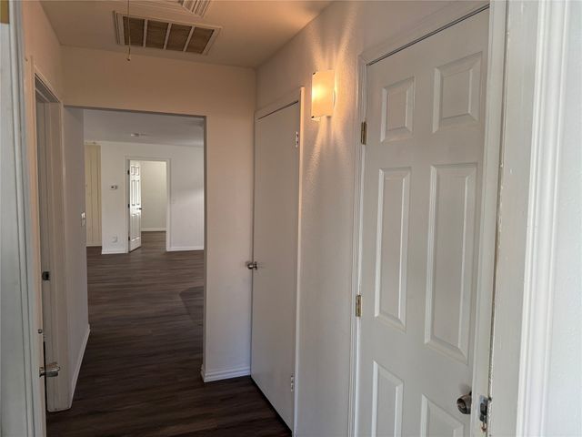 205 S Parkway Drive, Alvarado, TX 76009