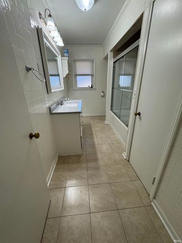 3705 N New York Avenue, Muncie, IN 47304