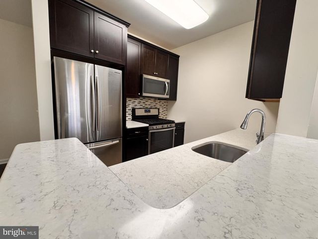 618 STRASSLE WAY, South Plainfield, NJ 07080
