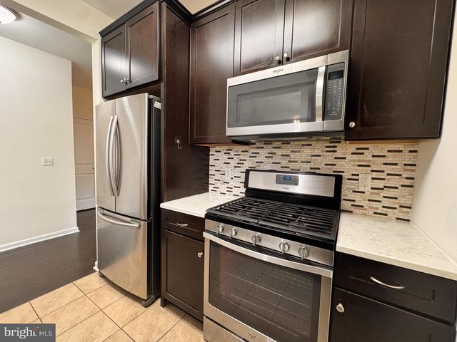 618 STRASSLE WAY, South Plainfield, NJ 07080