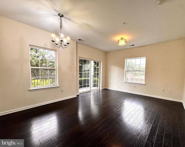 618 STRASSLE WAY, South Plainfield, NJ 07080