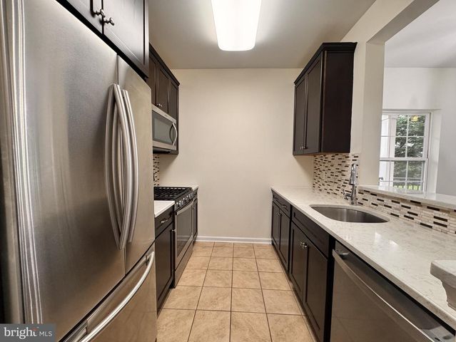 618 STRASSLE WAY, South Plainfield, NJ 07080