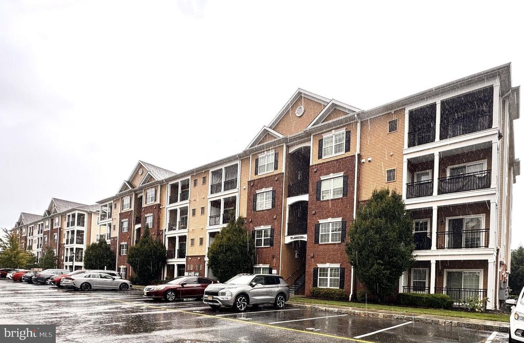 618 STRASSLE WAY, South Plainfield, NJ 07080