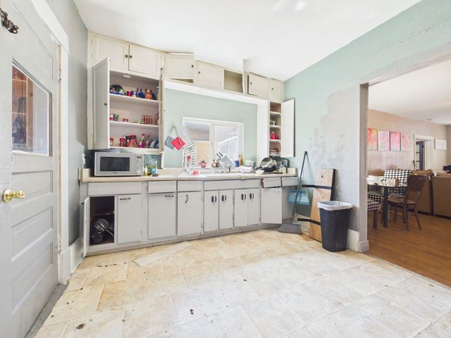 1840 S Water St, Wichita, KS 67213